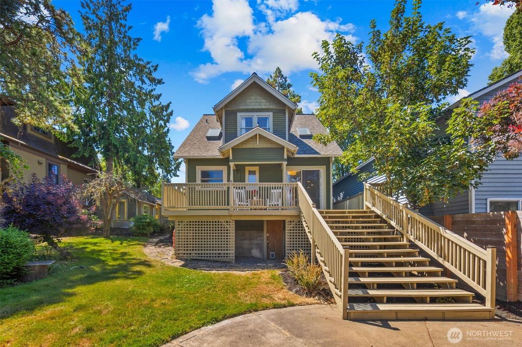 Photo of 6104 Latona Avenue NE, Seattle, WA 98115 (MLS # 2420937)