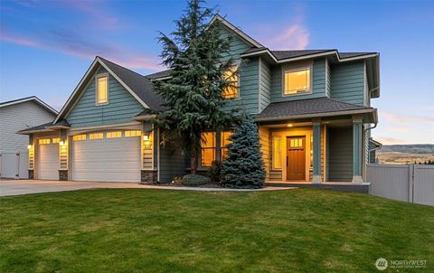 Photo of 3517 Dianna Way, Wenatchee, WA 98801 (MLS # 2418735)
