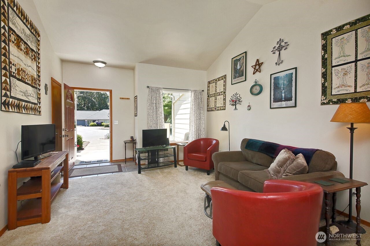 1757 Compass Boulevard 7
