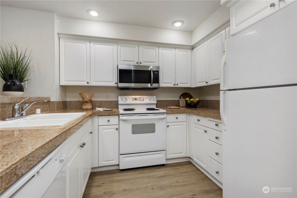 Photo of 12034 15th Avenue NE #106, Seattle, WA 98125 (MLS # 2058299)