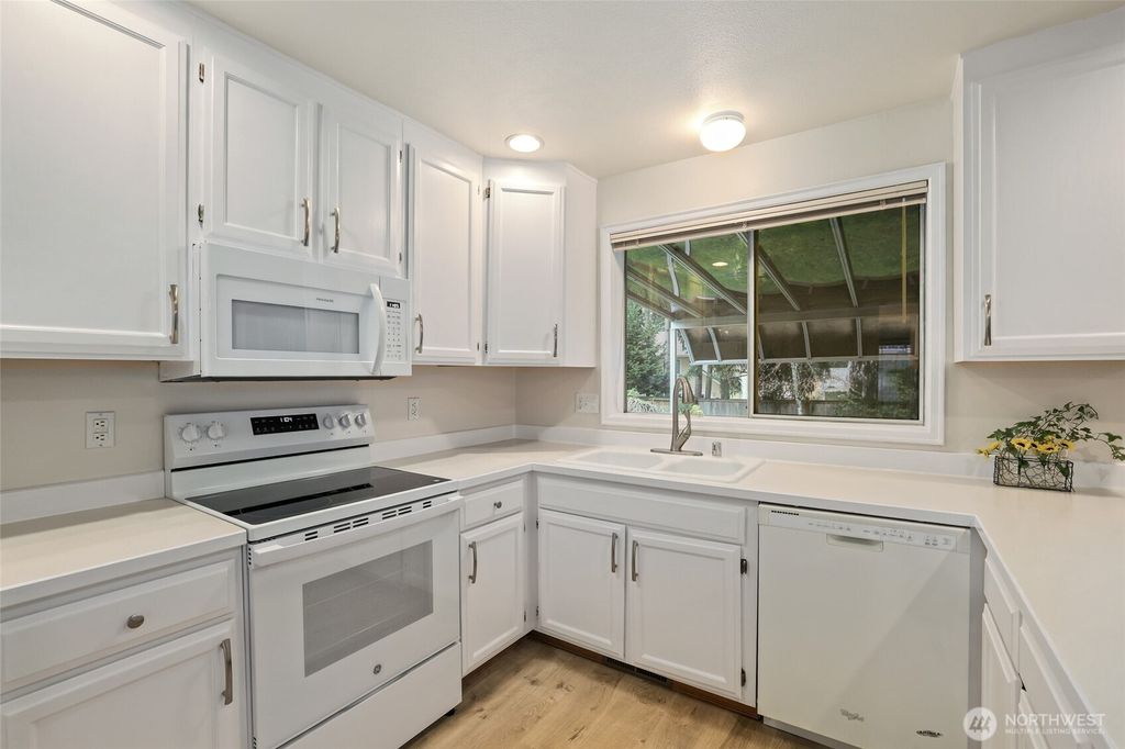 Photo of 17210 90th Avenue E, Puyallup, WA 98375 (MLS # 2467558)