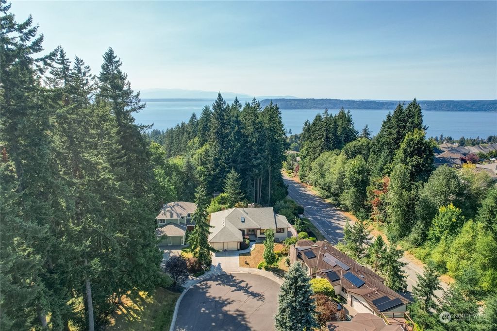 Photo of 5911 112th Place SW, Mukilteo, WA 98275 (MLS # 2150630)