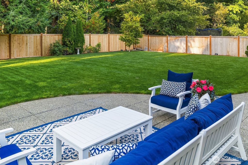 Photo of 26734 SE 9th Way, Sammamish, WA 98075 (MLS # 2485819)