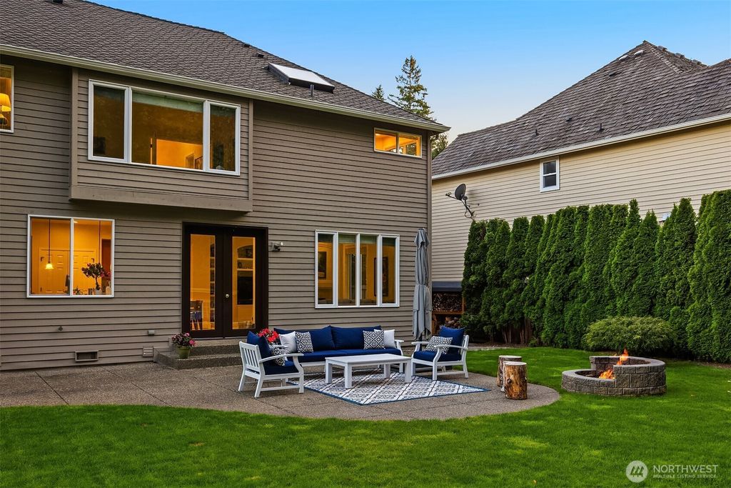 Photo of 26734 SE 9th Way, Sammamish, WA 98075 (MLS # 2485819)