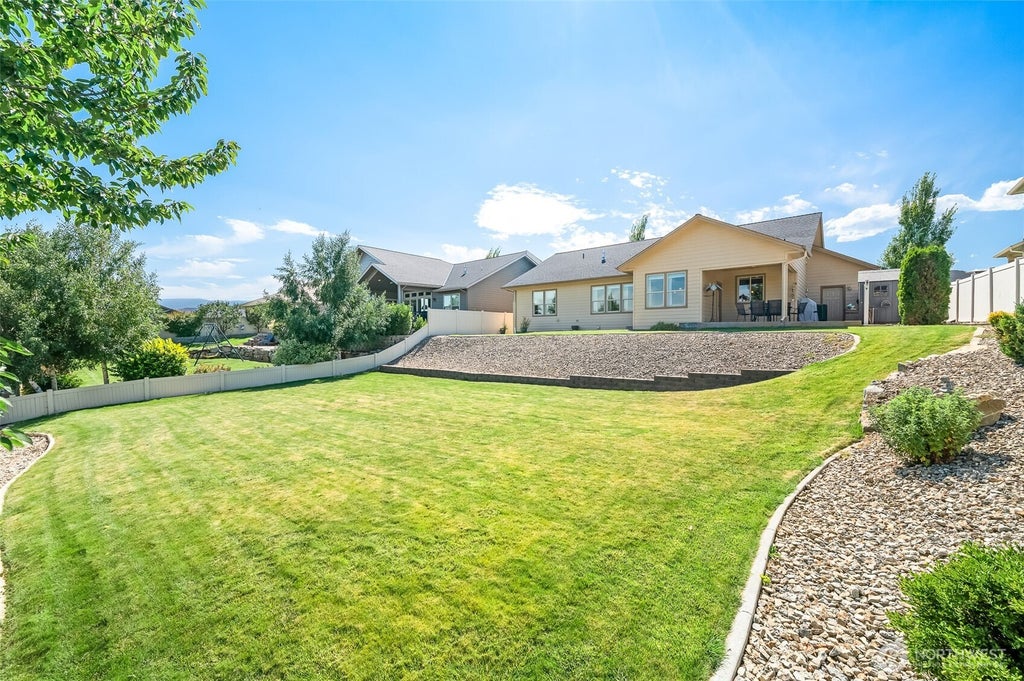Photo of 3513 Dianna Way, Wenatchee, WA 98801 (MLS # 2550960)