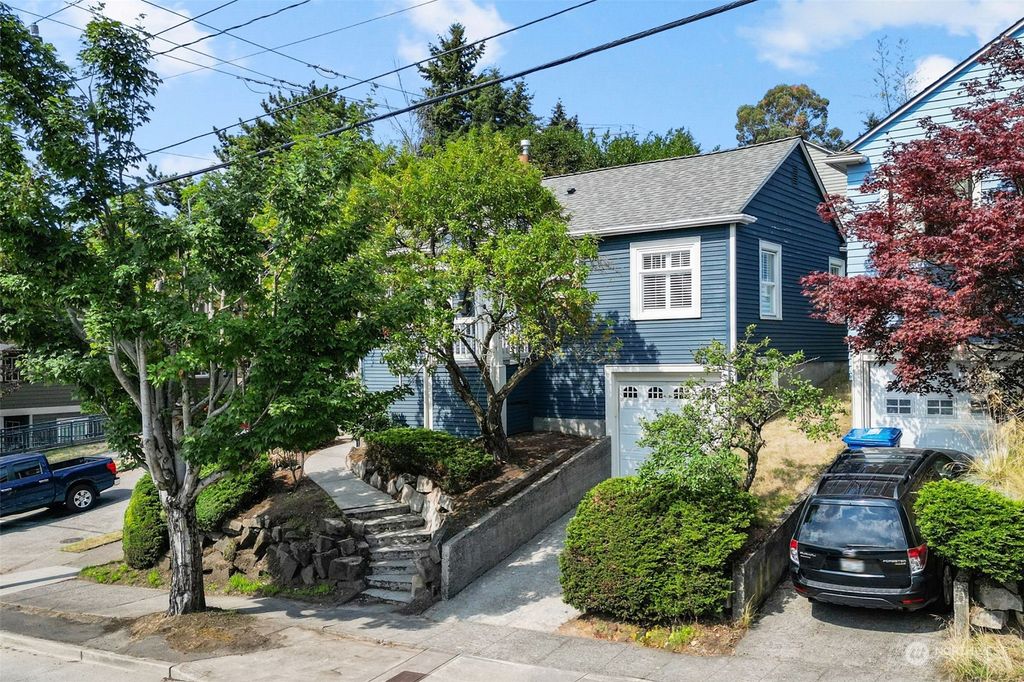 Photo of 400 N 39th Street, Seattle, WA 98103 (MLS # 2283261)