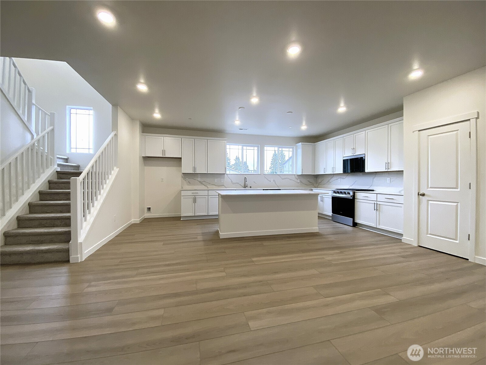 1432 121ST Avenue SE MB 33