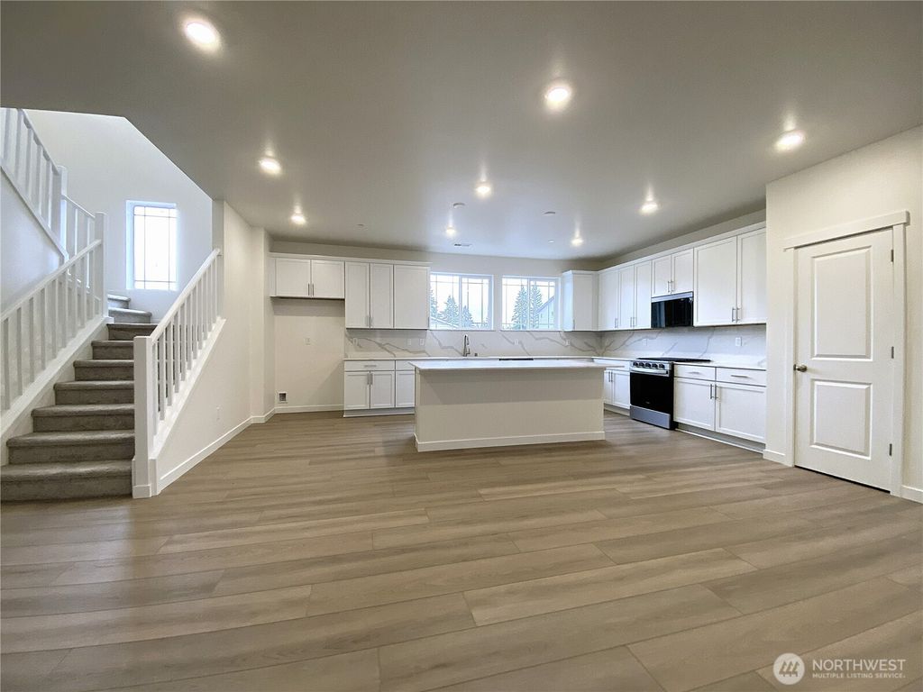 Photo of 1432 121ST Avenue SE #MB 33, Lake Stevens, WA 98258 (MLS # 2354309)