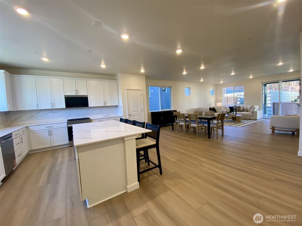 Photo of 1432 121ST Avenue SE #MB 33, Lake Stevens, WA 98258 (MLS # 2354309)