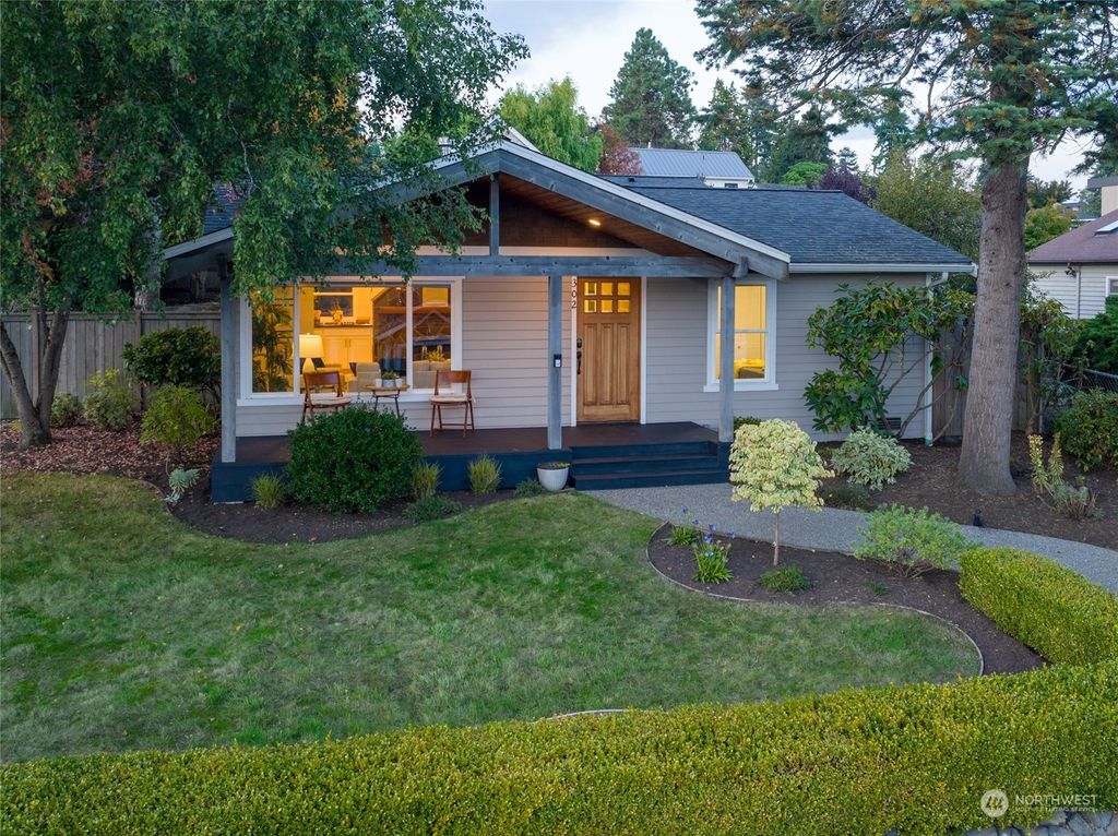Photo of 302 8th Avenue, Kirkland, WA 98033 (MLS # 2168731)