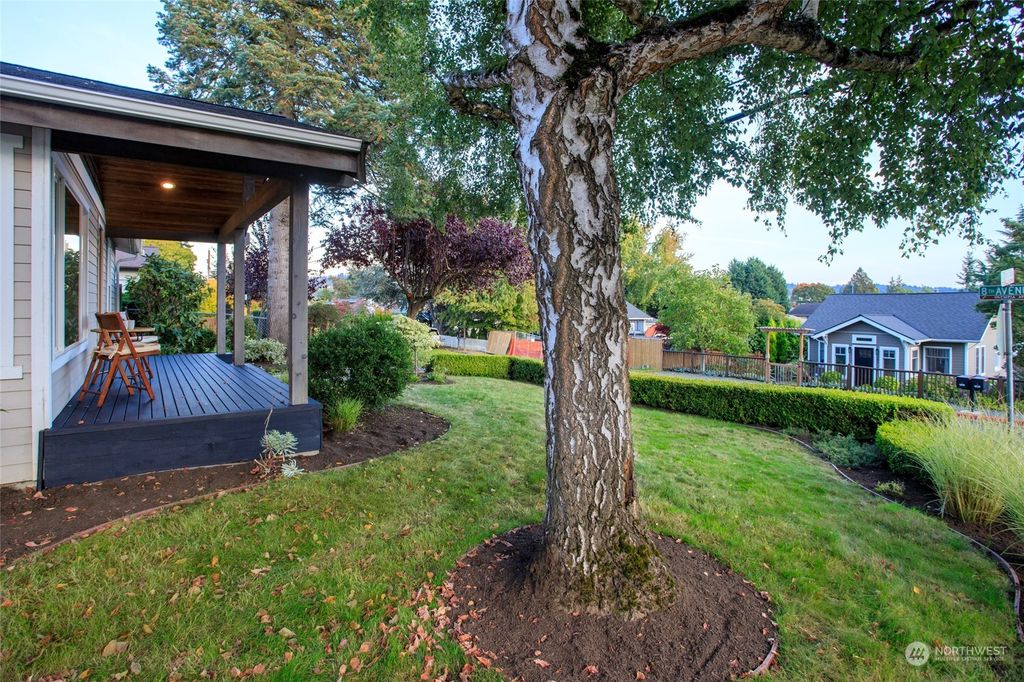 Photo of 302 8th Avenue, Kirkland, WA 98033 (MLS # 2168731)