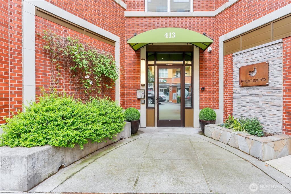 Photo of 413 NE 70th Street #309, Seattle, WA 98115 (MLS # 2567213)