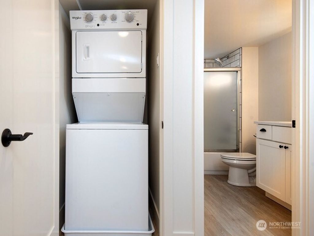 listing image 9360038778369921616