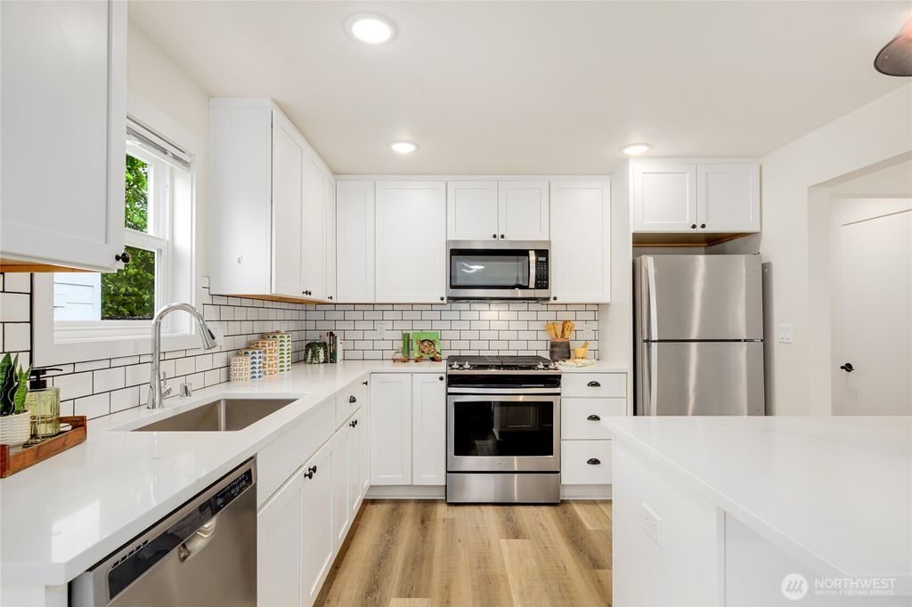 listing image 9364511518363359012
