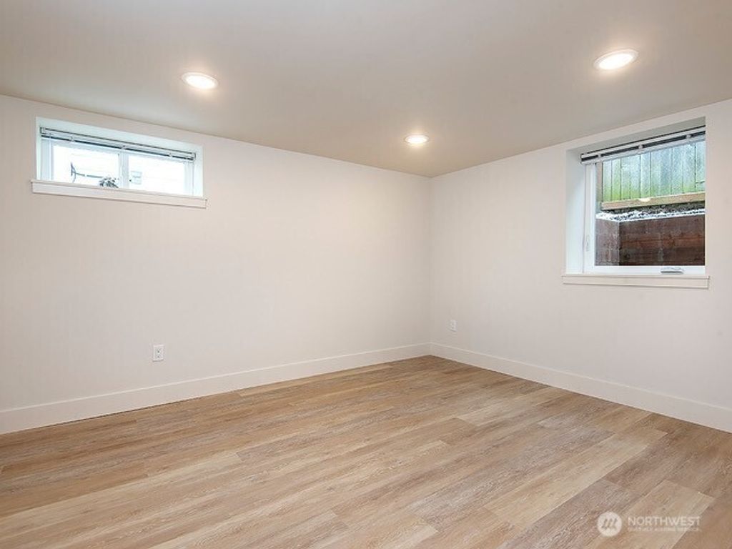 listing image 9362741753170541677