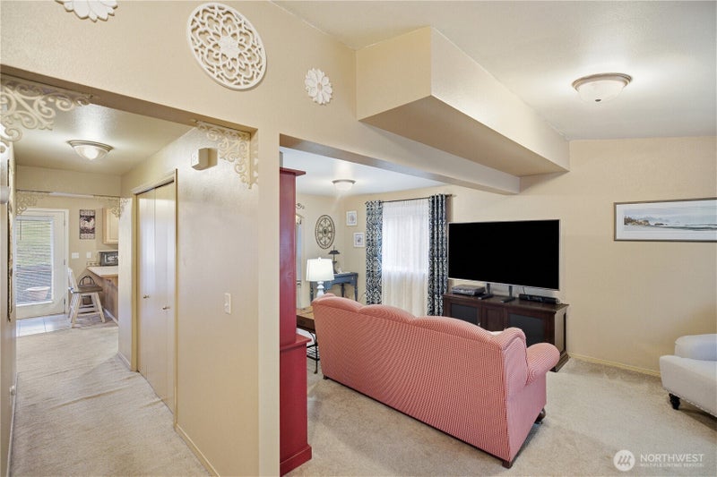 127 Penrose Lane