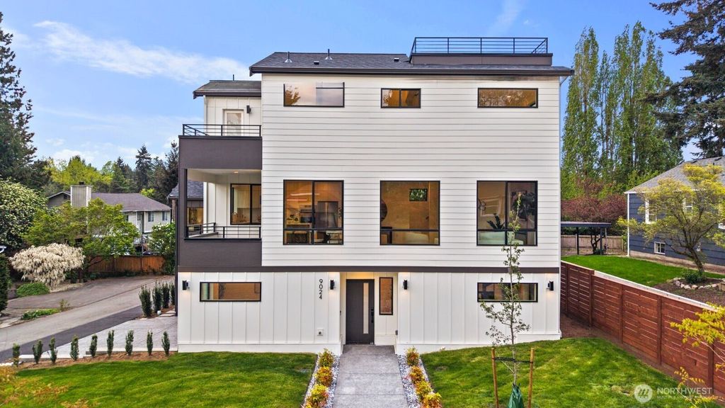 Photo of 9024 Corliss Avenue N, Seattle, WA 98103 (MLS # 2517356)