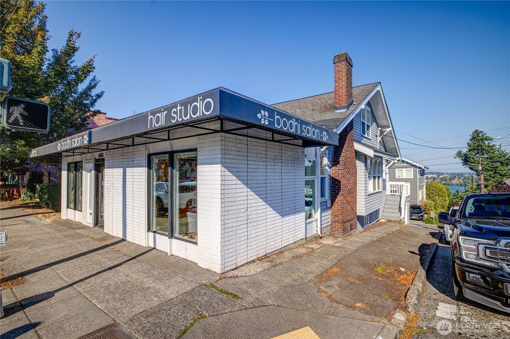 Photo of 6500 Phinney Avenue N, Seattle, WA 98103 (MLS # 2425793)