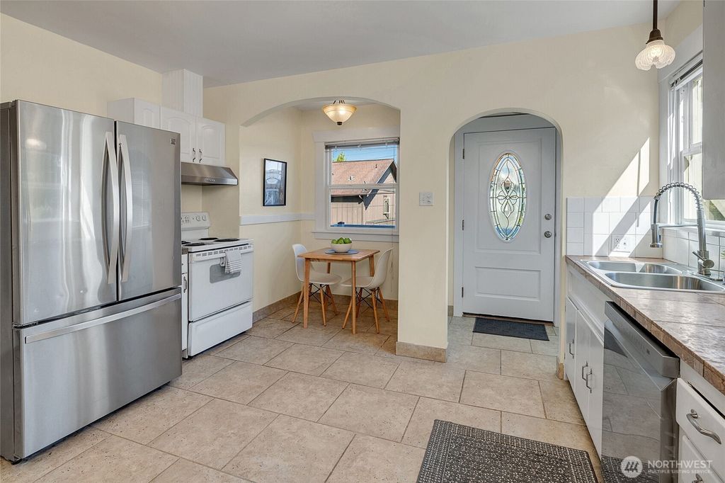 Photo of 6500 Phinney Avenue N, Seattle, WA 98103 (MLS # 2425793)