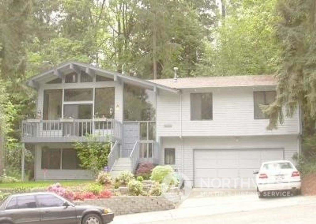Photo of 17613 NE 31st Place, Redmond, WA 98052 (MLS # 2263232)