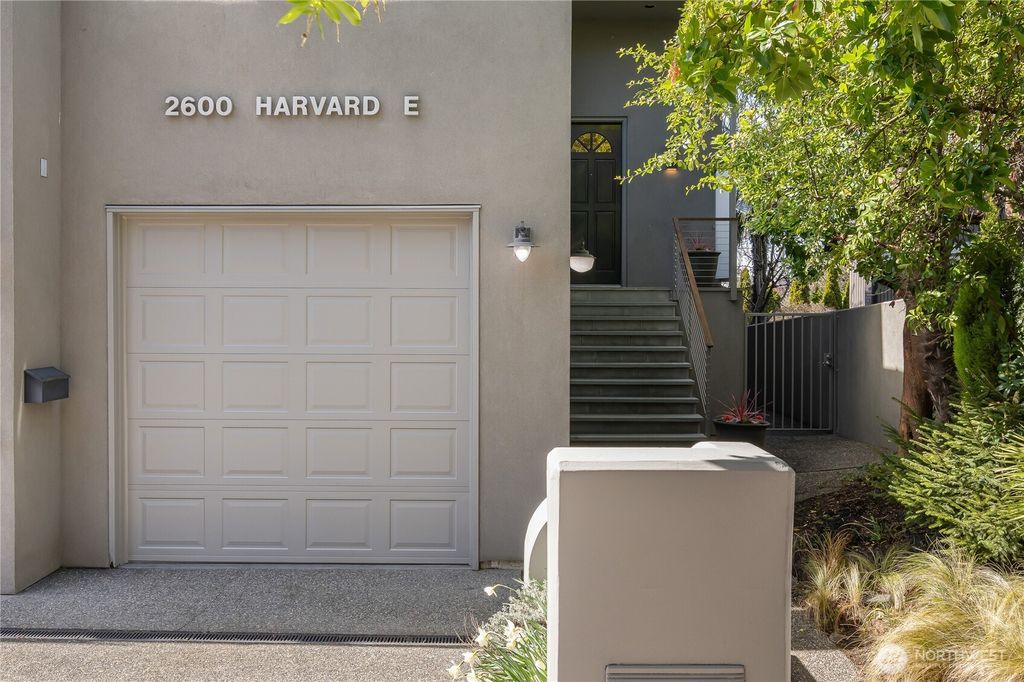 Photo of 2600 Harvard Avenue E, Seattle, WA 98102 (MLS # 2349801)