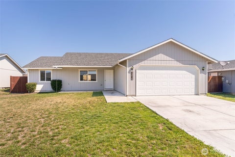 Photo of 1316 W Electra Street, Moses Lake, WA 98837 (MLS # 2555902)