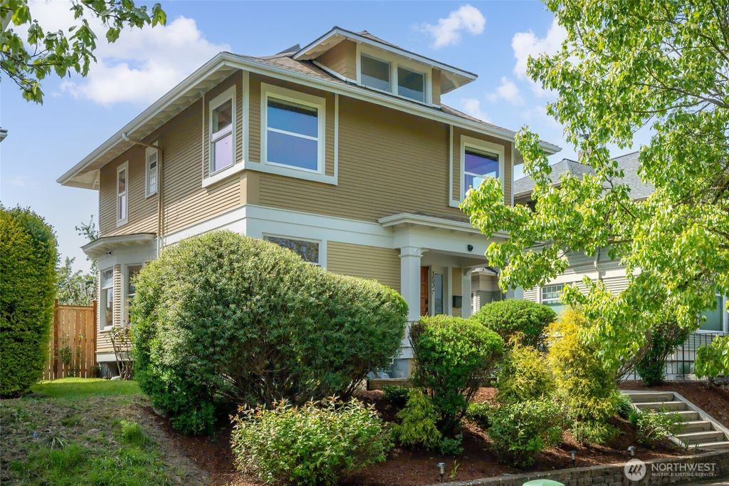 Photo of 153 29th Avenue, Seattle, WA 98122 (MLS # 2366592)
