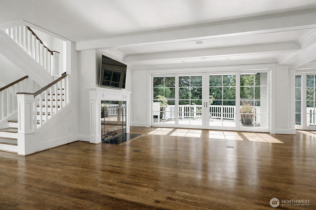 Photo of 8975 NE 10th Street, Bellevue, WA 98004 (MLS # 2498733)