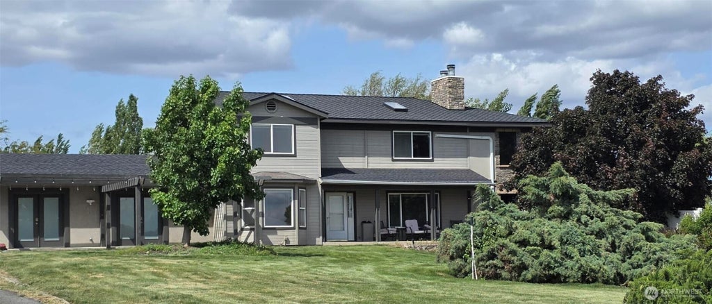 Photo of 8601 Scenic Drive, Yakima, WA 98908 (MLS # 2585183)
