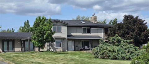 Photo of 8601 Scenic Drive, Yakima, WA 98908 (MLS # 2585183)