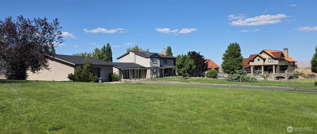 Photo of 8601 Scenic Drive, Yakima, WA 98908 (MLS # 2585183)