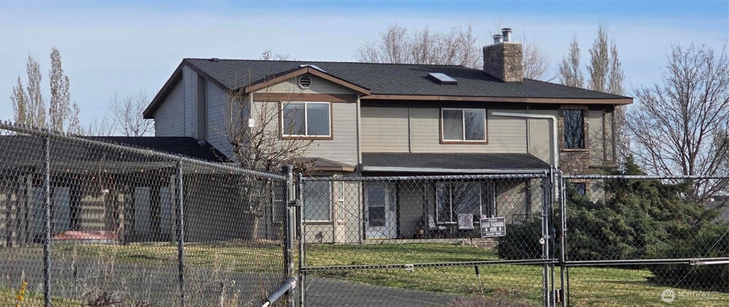 Photo of 8601 Scenic Drive, Yakima, WA 98908 (MLS # 2585183)