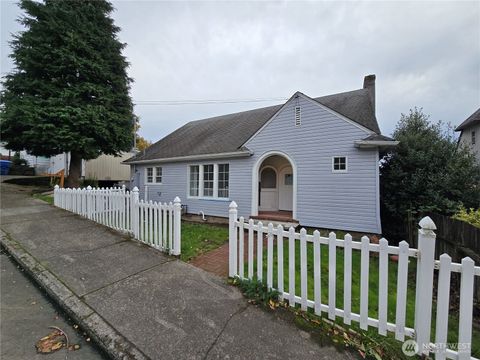 Photo of 604 academy Street, Kelso, WA 98626 (MLS # 2450788)