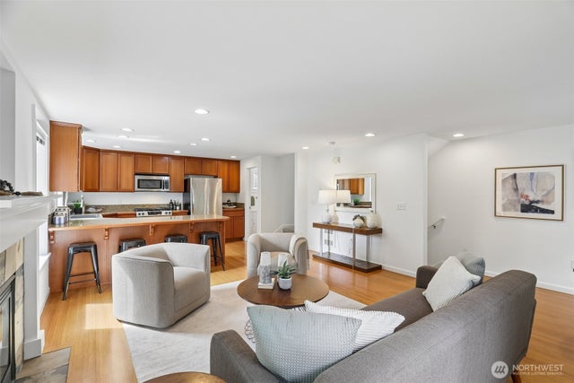 938 NW 51st Street, Seattle