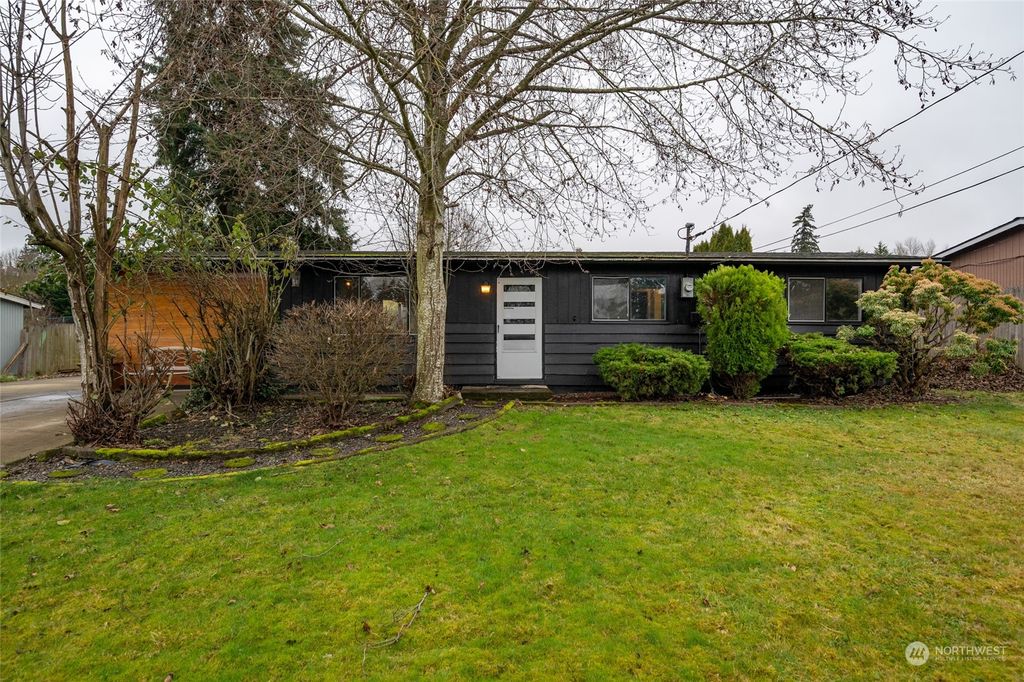 Photo of 1935 351st Street SW, Federal Way, WA 98023 (MLS # 2029462)
