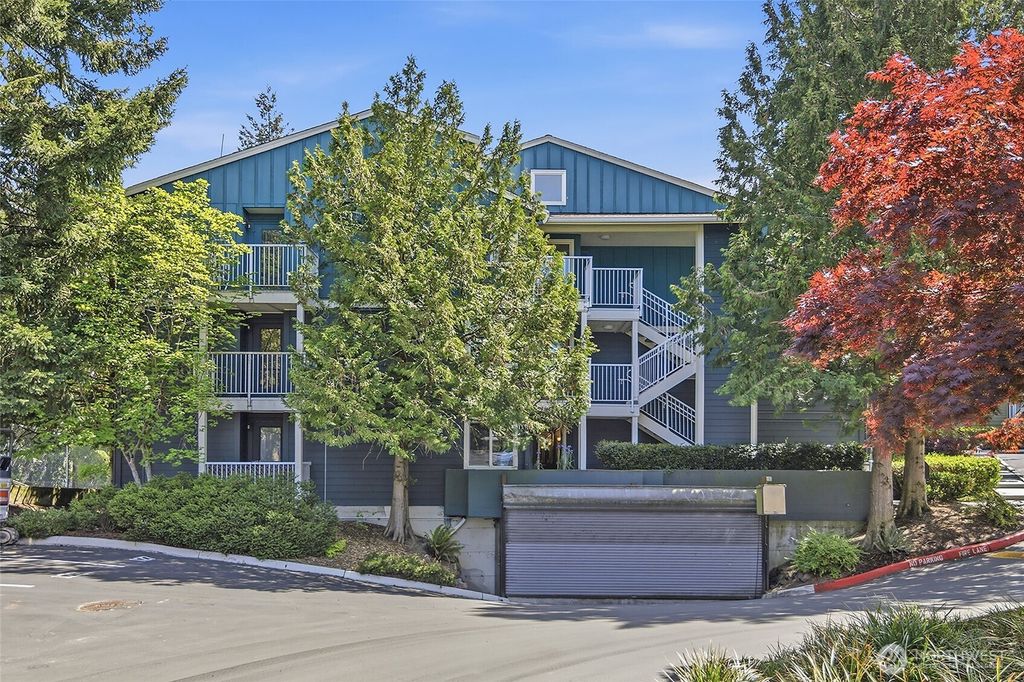 Photo of 300 N 130th Street W #2205, Seattle, WA 98133 (MLS # 2527097)