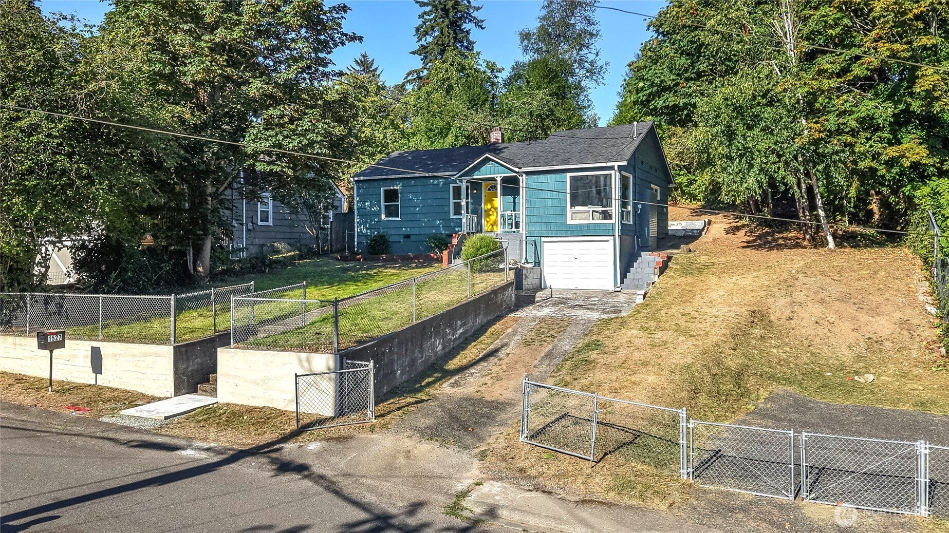 1527 Bloomington Avenue