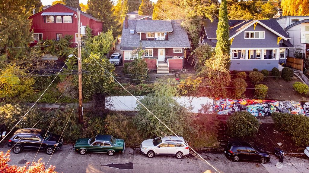 Photo of 5033 21st Avenue NE, Seattle, WA 98105 (MLS # 2016965)