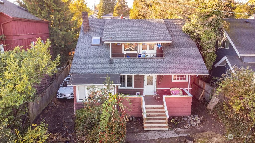 Photo of 5033 21st Avenue NE, Seattle, WA 98105 (MLS # 2016965)