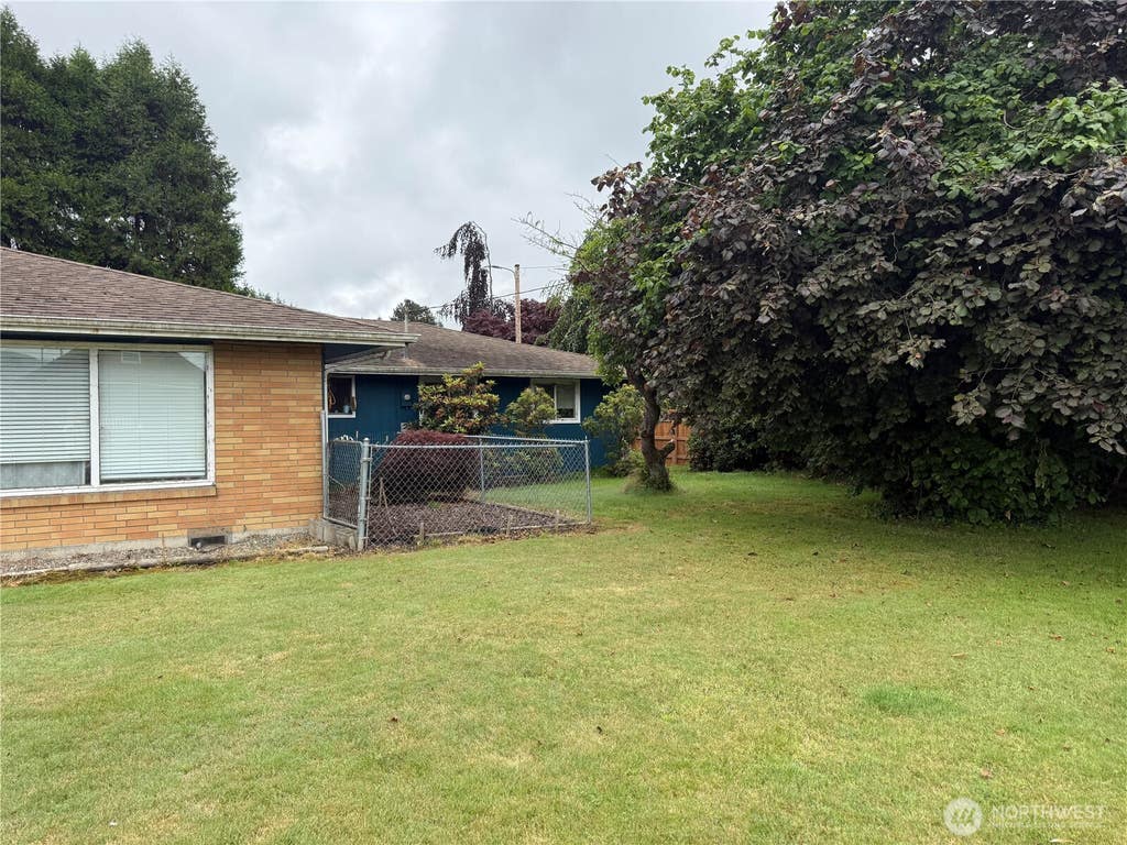 Photo of 416 Minnesota Street, South Bend, WA 98577 (MLS # 2549493)