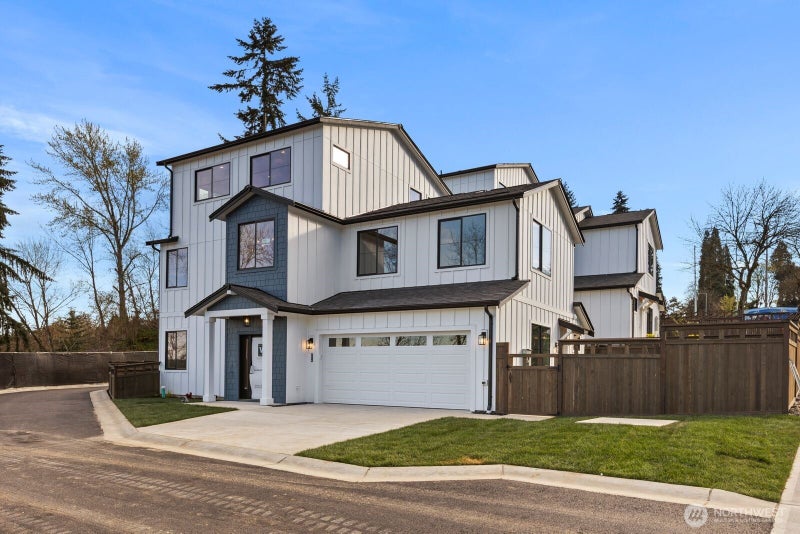 9416 Olson Place SW