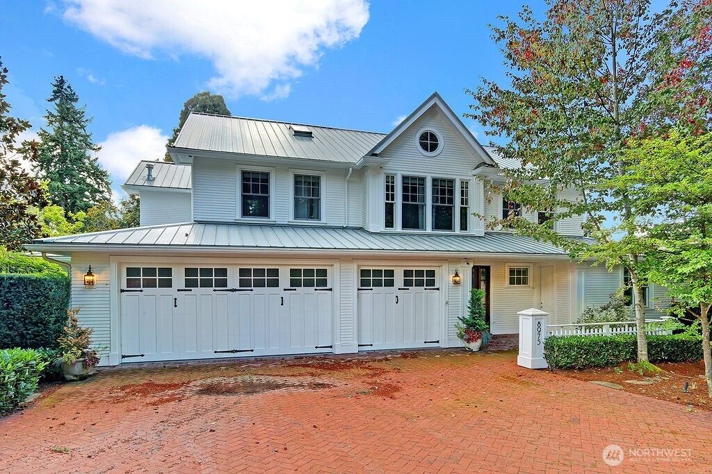 Photo of 8975 NE 10th Street, Bellevue, WA 98004 (MLS # 2493362)