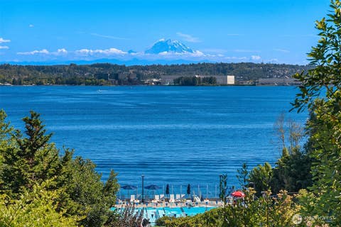 Photo of 8340 Avalon Drive, Mercer Island, WA 98040 (MLS # 2572484)