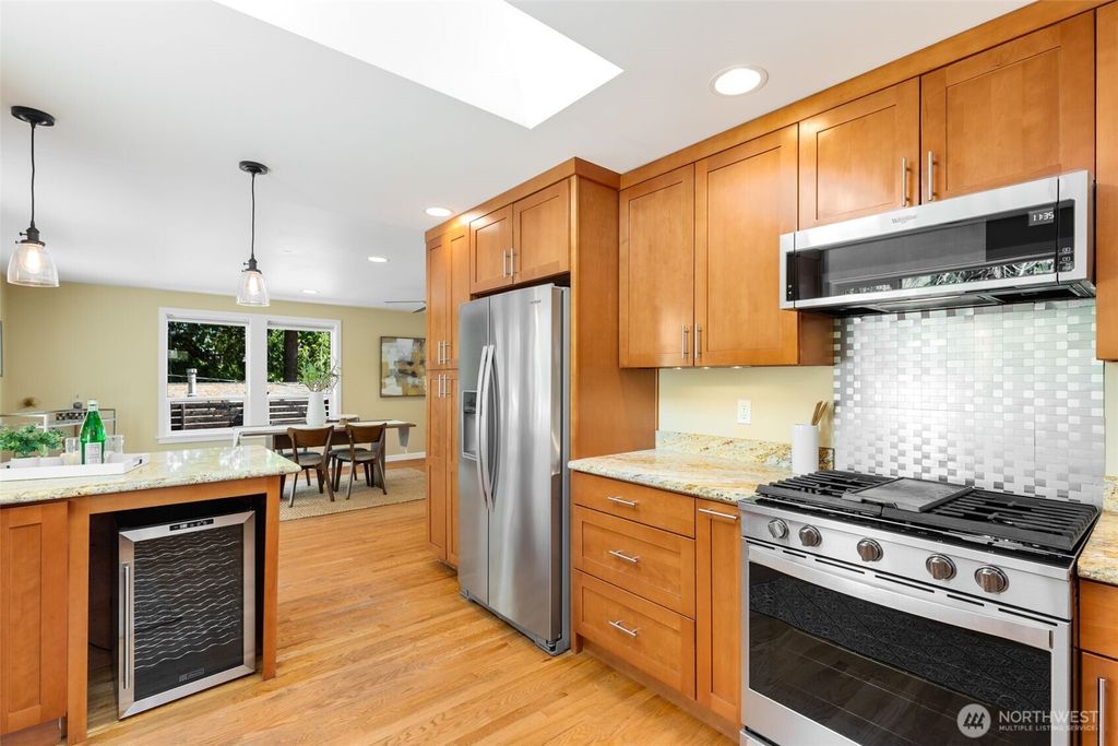 listing image 9367204789878439829