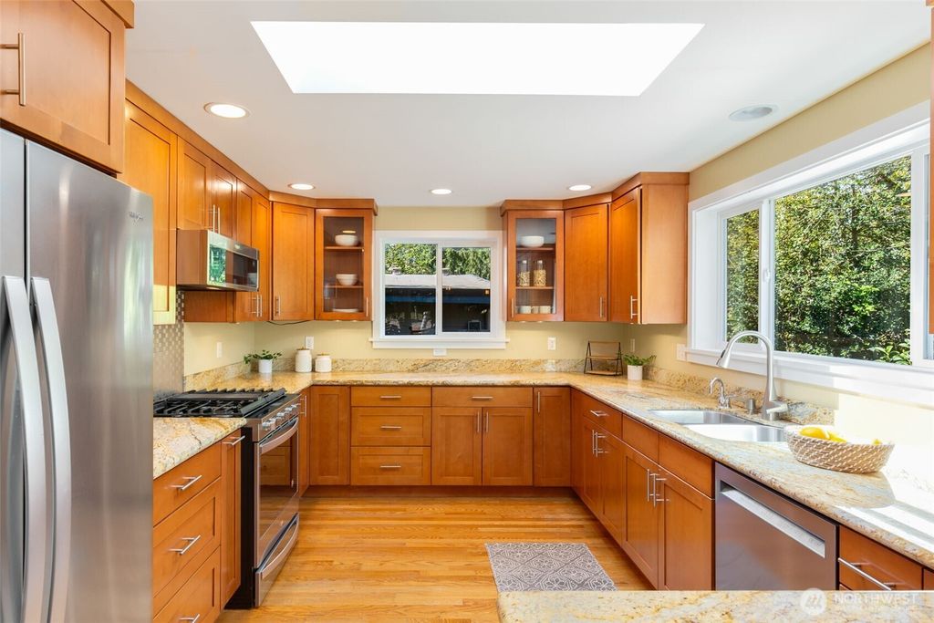 listing image 9361082372871337217