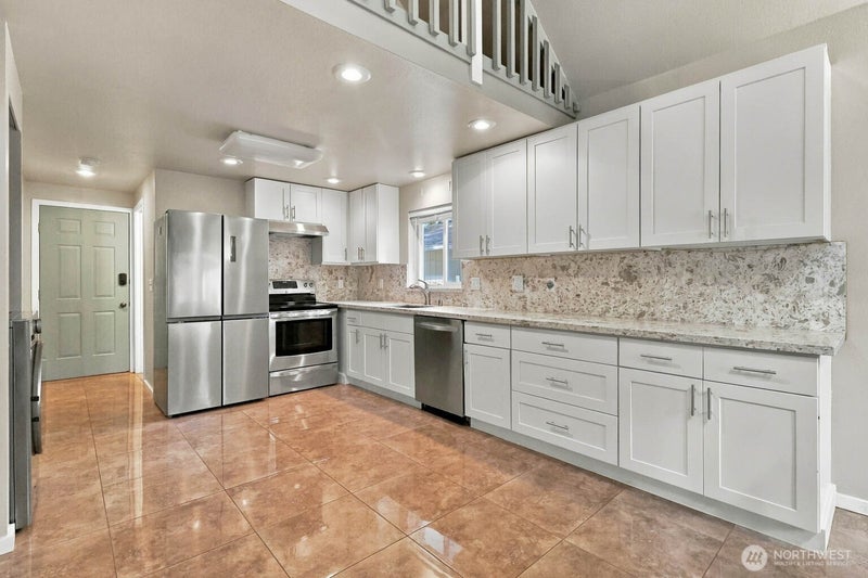 250 N Lakeview