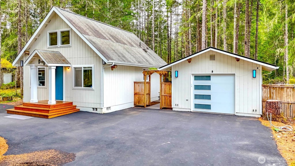 Photo of 250 N Lakeview, Hoodsport, WA 98548 (MLS # 2589184)
