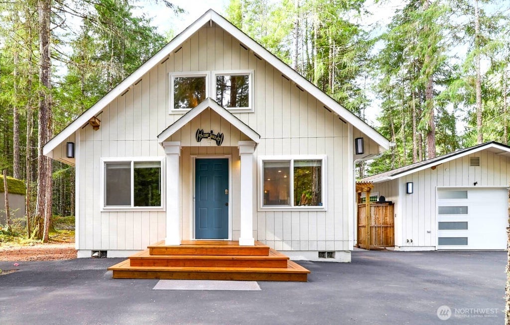 Photo of 250 N Lakeview, Hoodsport, WA 98548 (MLS # 2589184)