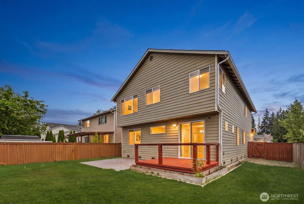 Photo of 3316 124th Street SE, Everett, WA 98208 (MLS # 2502853)