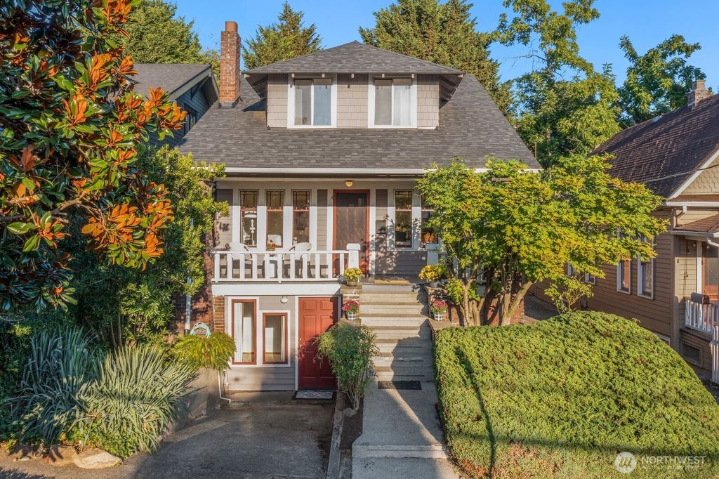 Photo of 3418 Densmore Avenue N, Seattle, WA 98103 (MLS # 2435086)